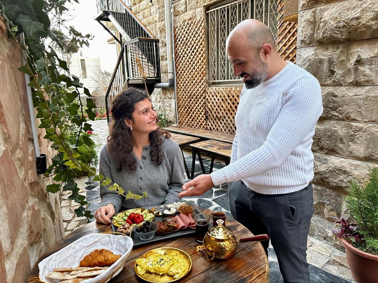 Beit Ahlan Hotel Amman Ngoại thất bức ảnh
